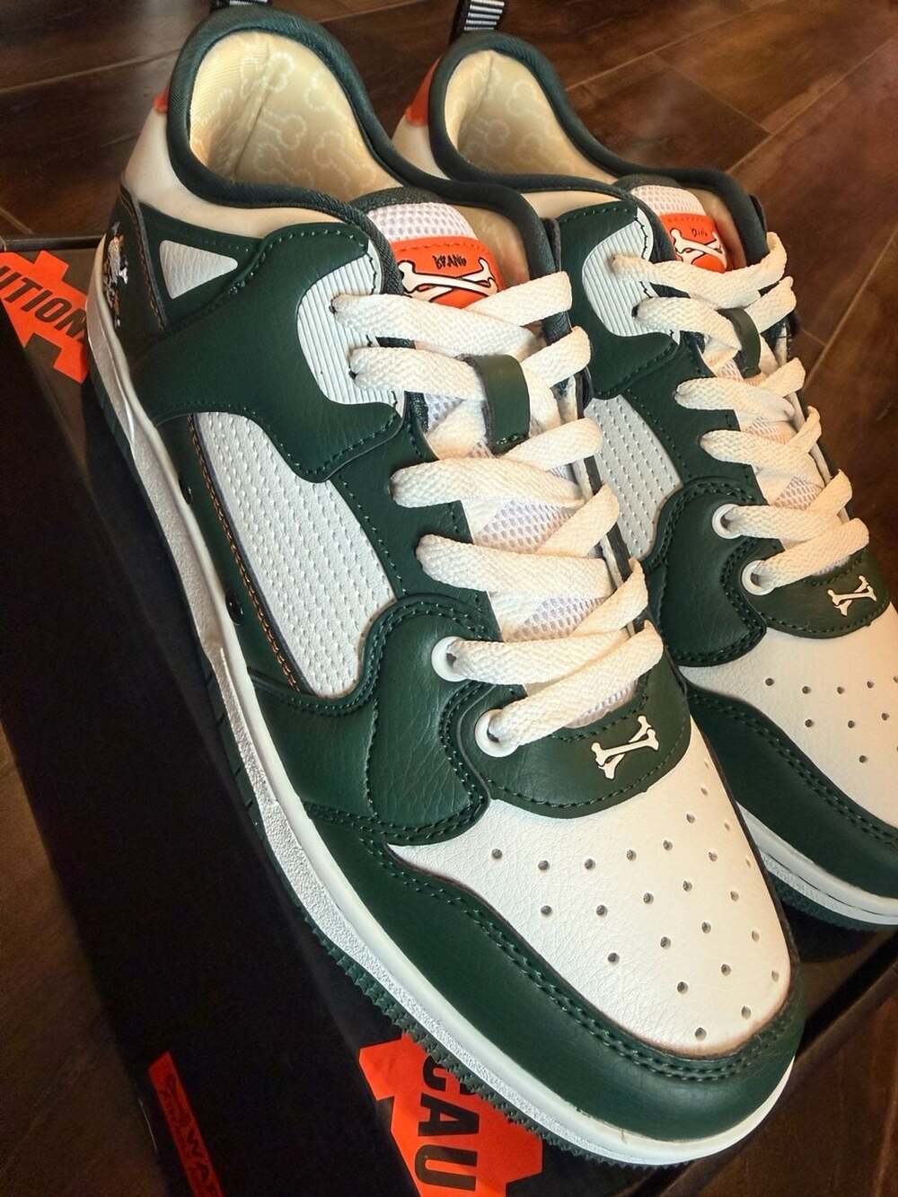 Brand X Tombstone Joker Sneakers Size 6.5 Green White Mens